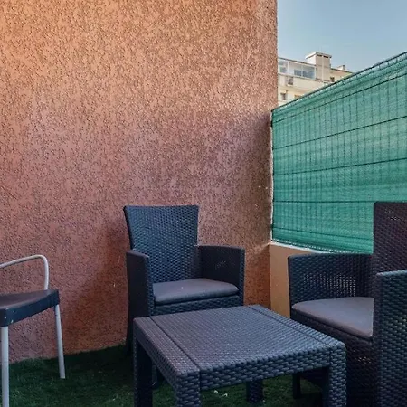 Climatise Avec Terrasse Equipe A 5min De La Gare St Charles Appartement