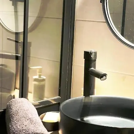 Climatise Avec Terrasse Equipe A 5min De La Gare St Charles Apartment *