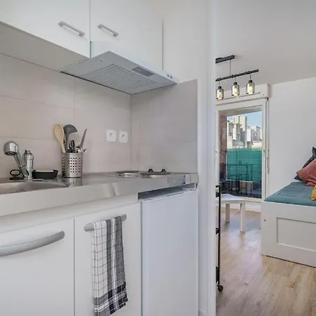 Apartment Climatise Avec Terrasse Equipe A 5min De La Gare St Charles Marseille