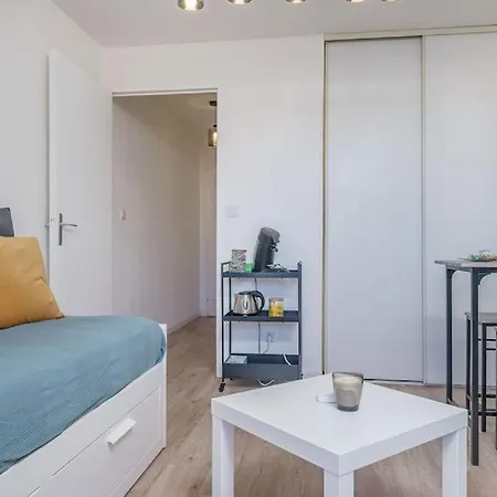 Climatise Avec Terrasse Equipe A 5min De La Gare St Charles Apartment *