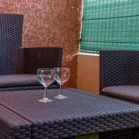 Climatise Avec Terrasse Equipe A 5min De La Gare St Charles Apartment Marseille